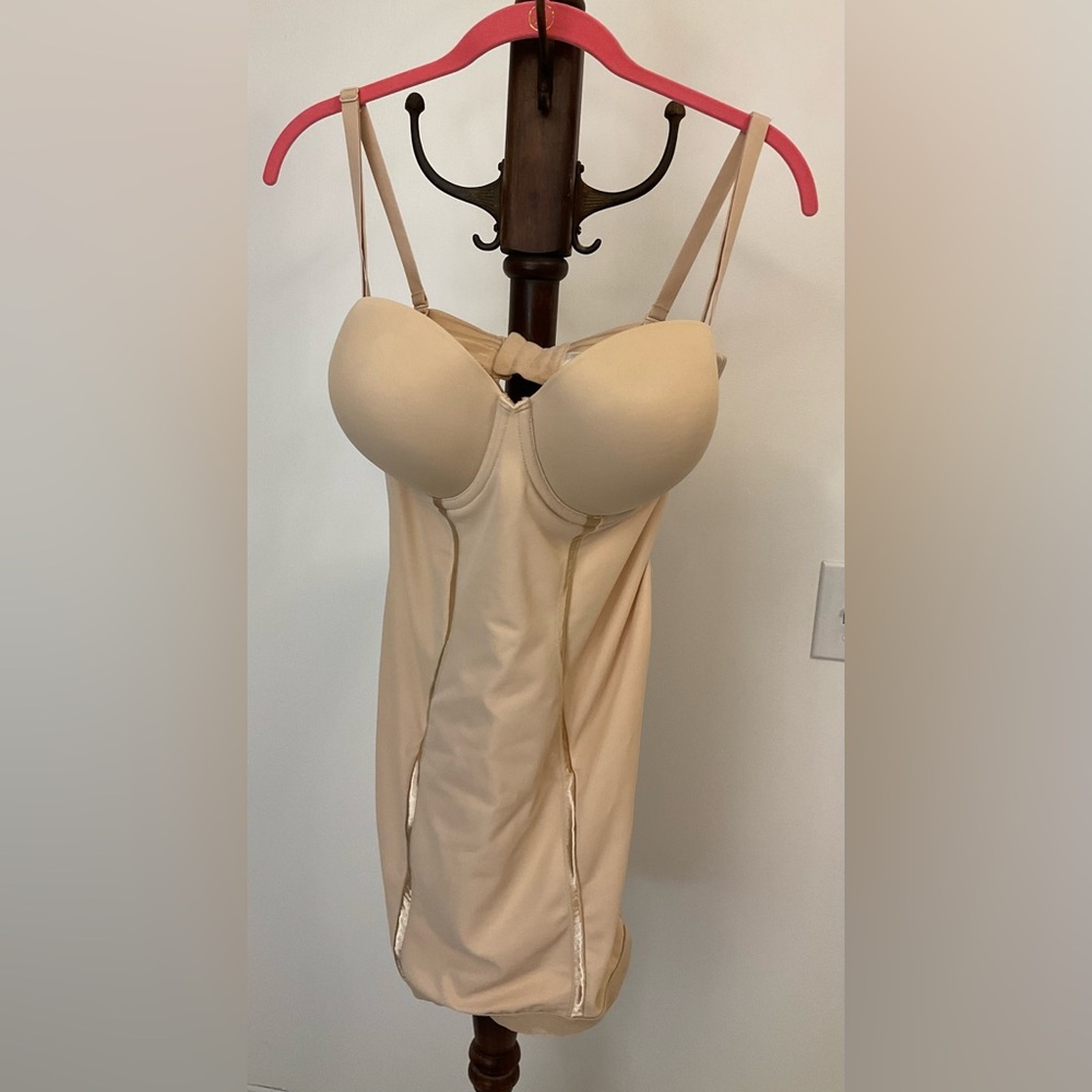 Maidenform ultra firm built-in-bra slip size 38D shape wear w/removable straps - Picture 2 of 7